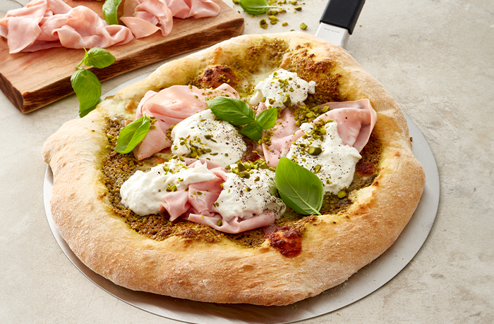 M Essens 1 2024 Side 22 Pizza Mortadella 700X460px