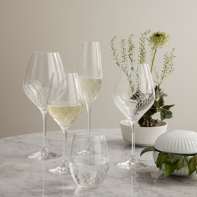 HOLME 4303410 4303411 4303412 4303413 4303414 Carbernetlines Series With Sodal On Table 800X800px