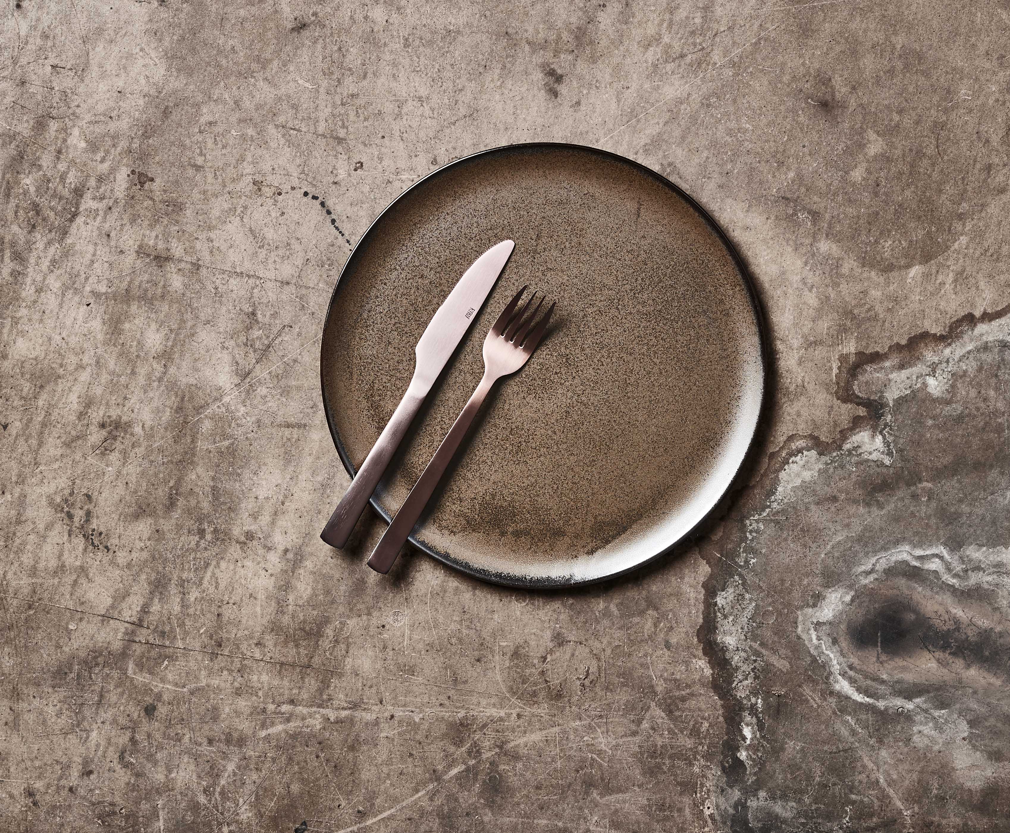 RAW Metallic Brown 15562 Environment 2021