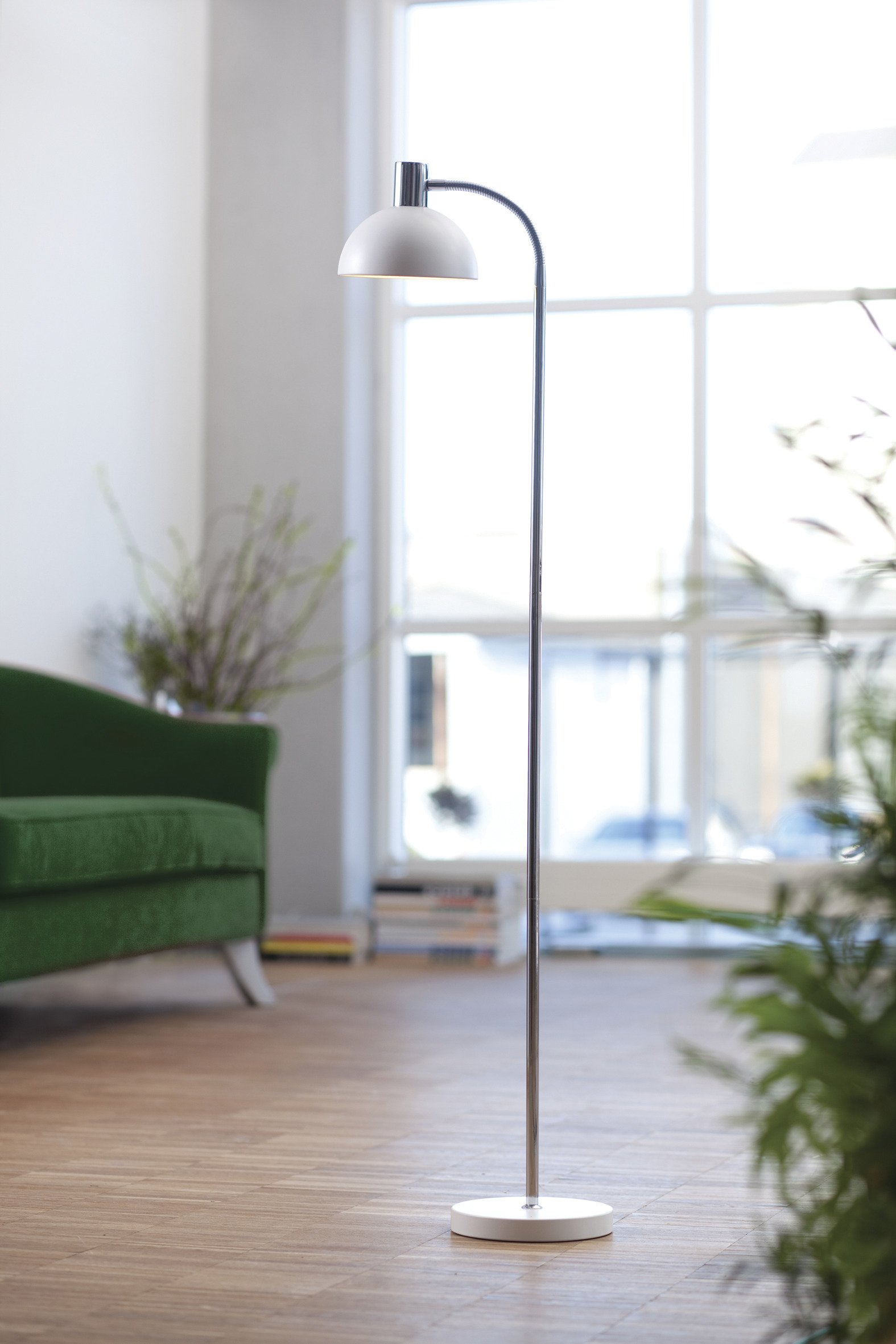 M 5705614116141 14071160120 Herstal Vienda Gulvlampe Flex Hvid