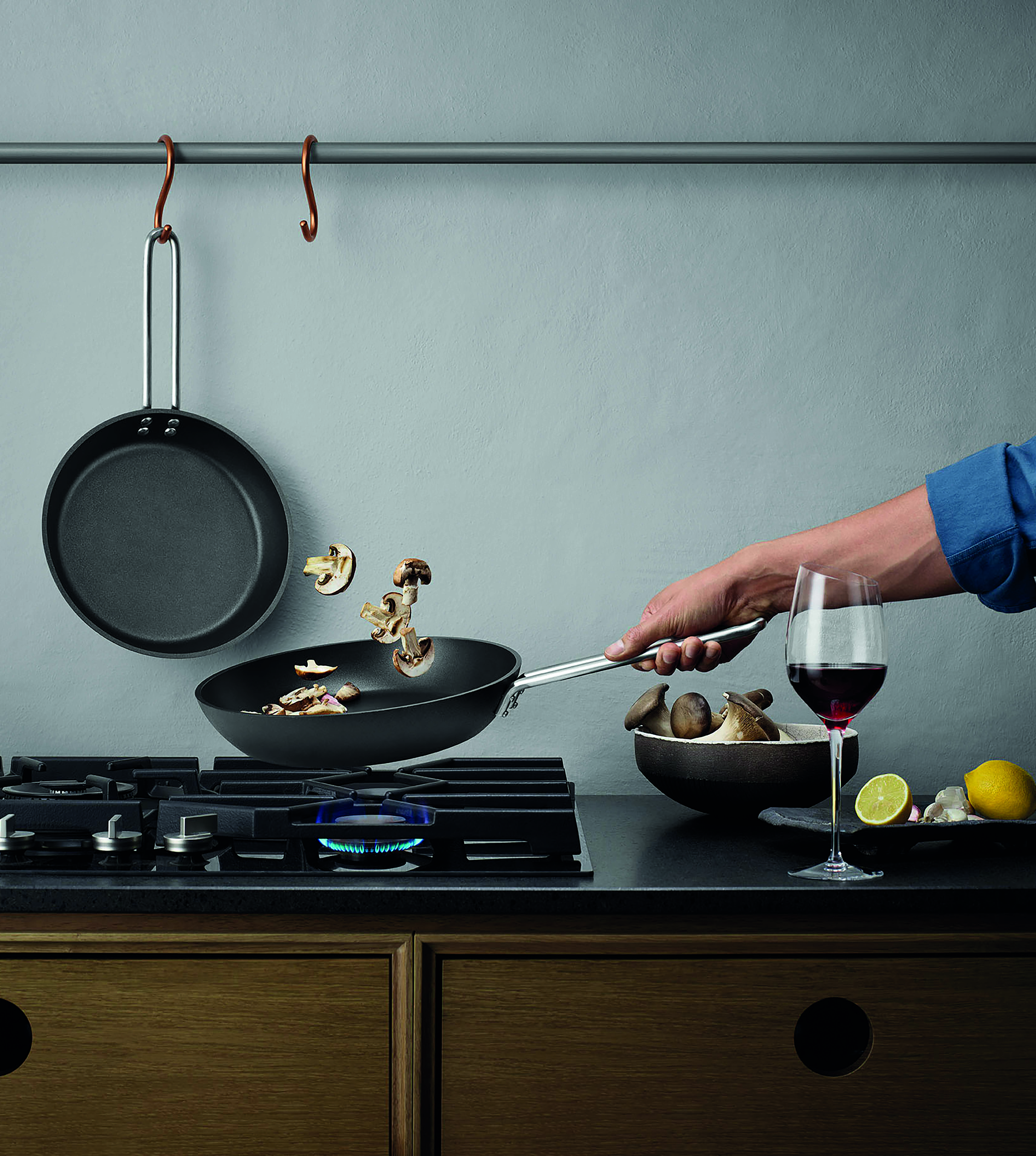 204720 204724 204728 Eva Trio Professional Frying Pans Bred