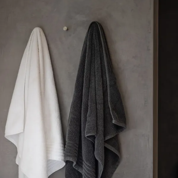 Håndklæder Hænger Til Tørre (1)