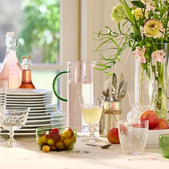 M Essens1 2025 Side10 800X800px