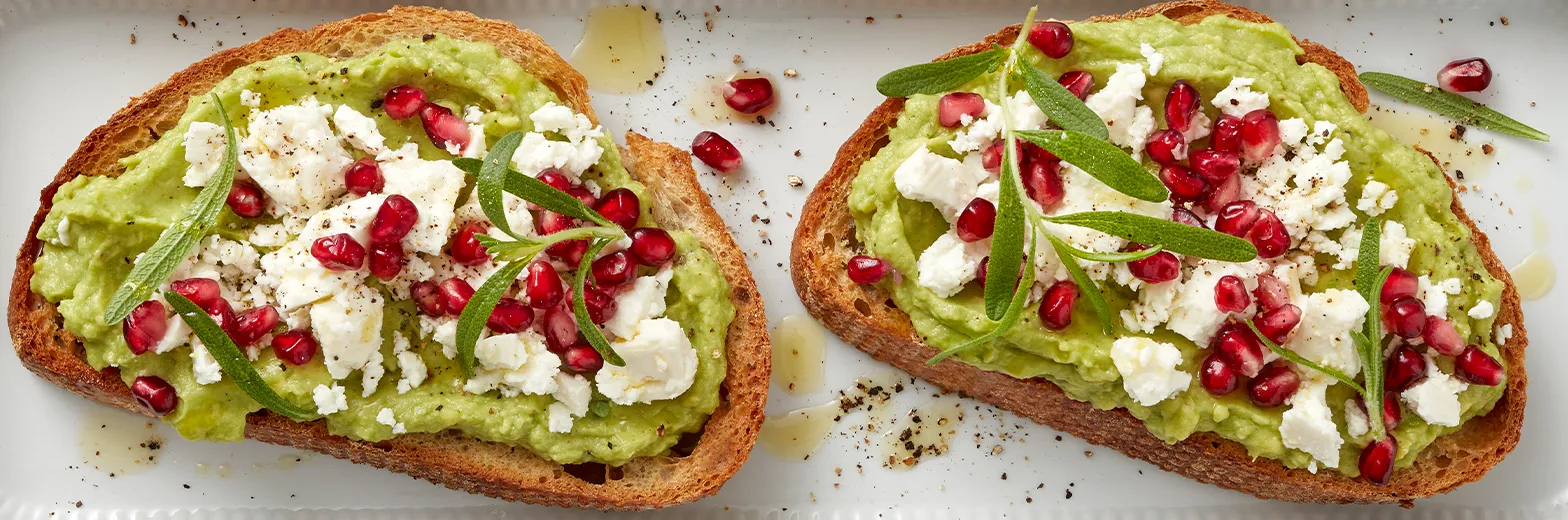 Bruschetta Avocado Granatæble Feta 1568X520px