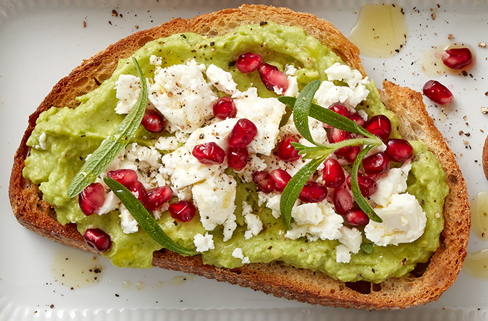 Bruschetta Avocado Granatæble Feta 700X460px
