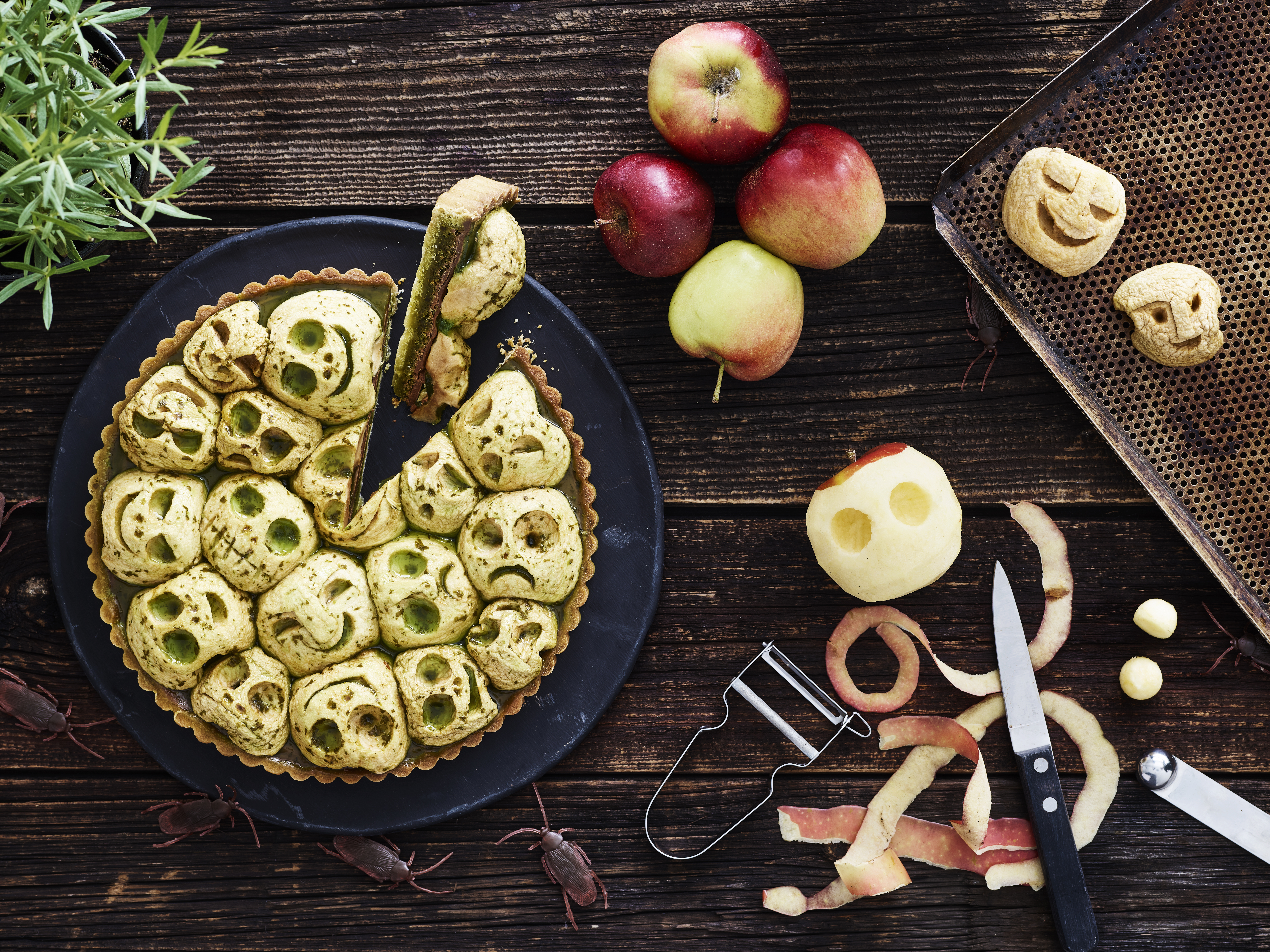 Skrumpehovedtærte med æbler, pistacie, nougat og estragon