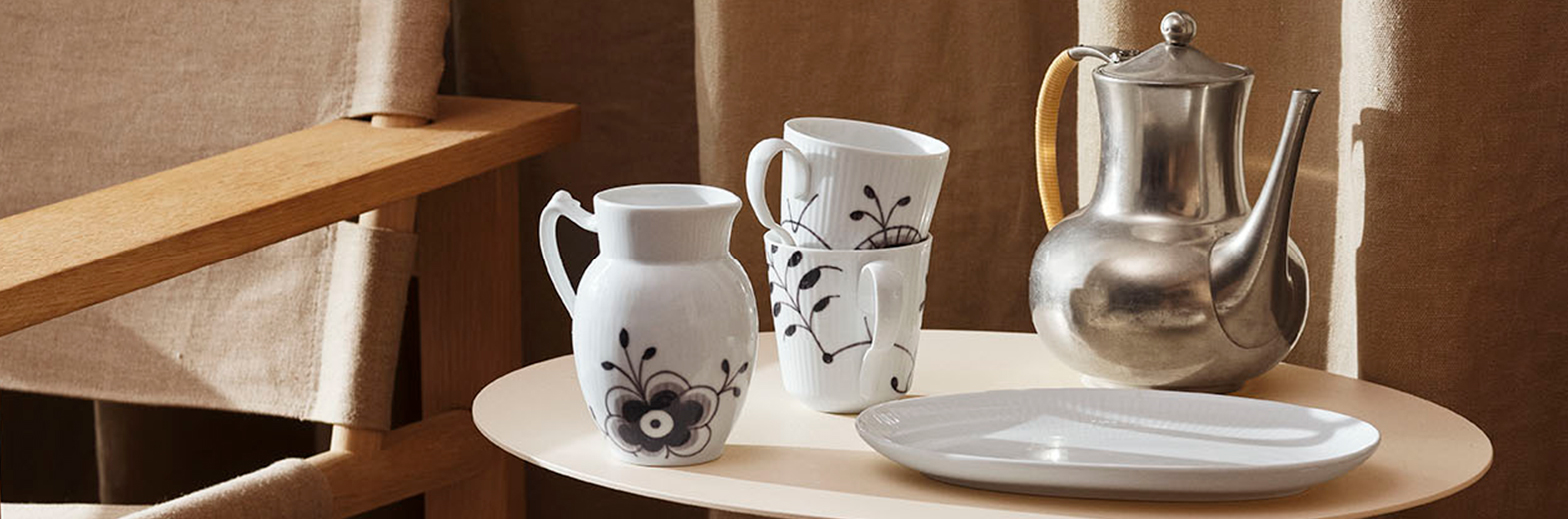 Royal Copenhagen Sort Mega 1568X520px (1)