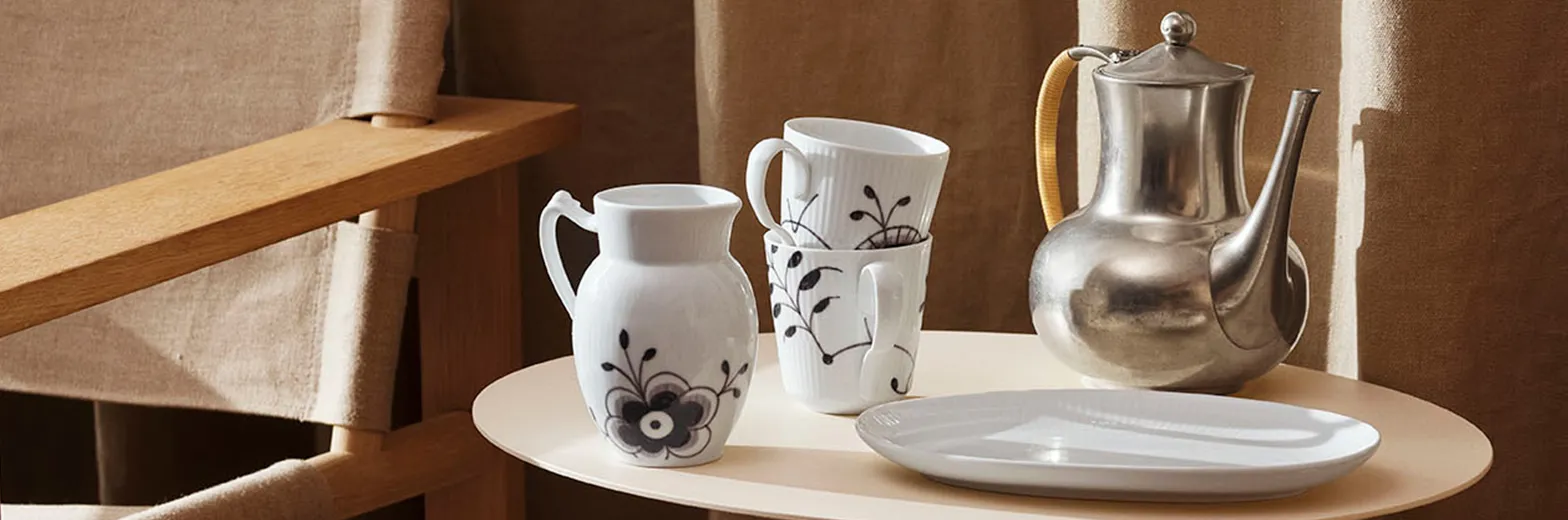 Royal Copenhagen Sort Mega 1568X520px (1)