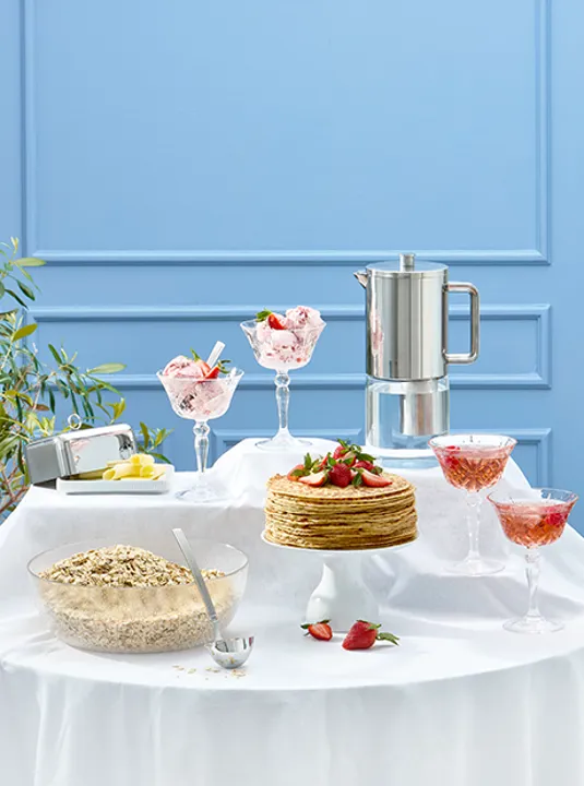 M Essens1 2025 Side9 460X700px