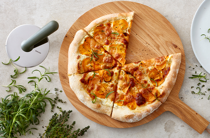 M Essens 1 2024 Side 22 Pizza Soed Kartoffel 700X460px