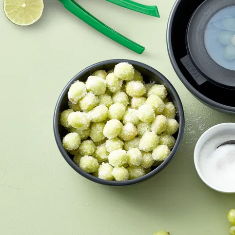 M Essens 2 2023 Side 28 Sour Grapes FINAL 800X800