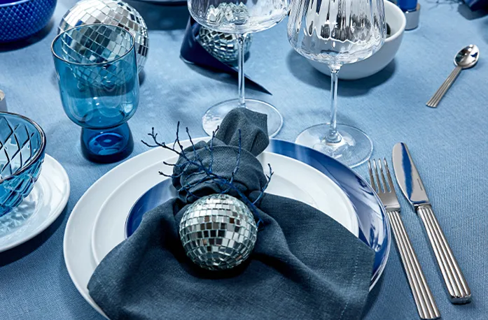 M Essens3 2024 Side49 01 700X460px