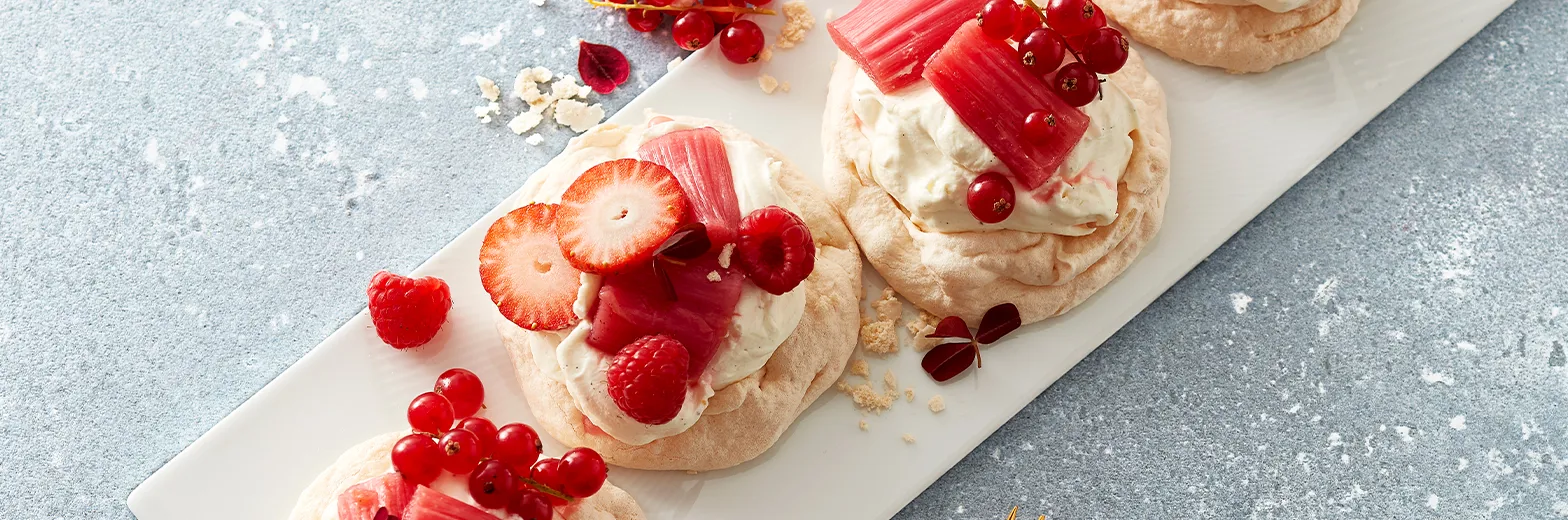 M Essens 1 2023 S 23 5705140734895 1052402 RC Serveringsbraet Hvid Elements 1568X520px