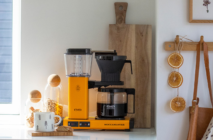 53620 Moccamaster Optio Yellow Pepper 1 700X460px