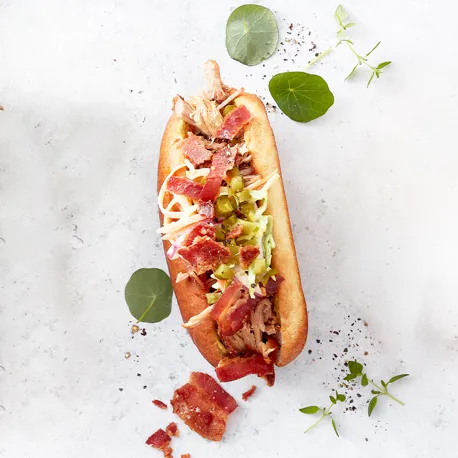 M Essens 2 2023 Side 20 21 800X800 Pulled Dog