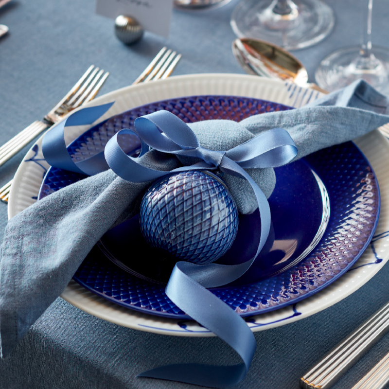 M Essens 3 2022 Side 5 Close Up 800X800px