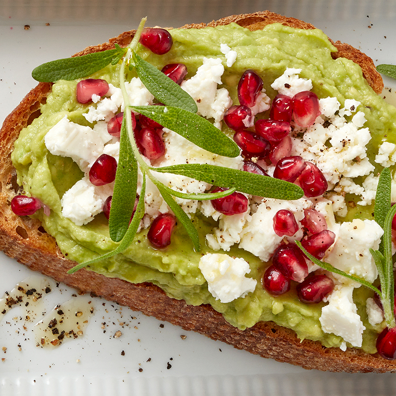 Bruschetta Avocado Granatæble Feta 800X800px