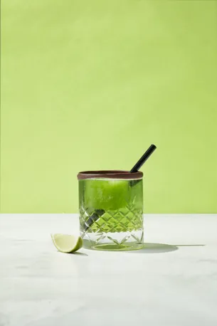 ESSENS 2 SIDE 3 CHAMPAGNEBRUS DRINK 1 AK