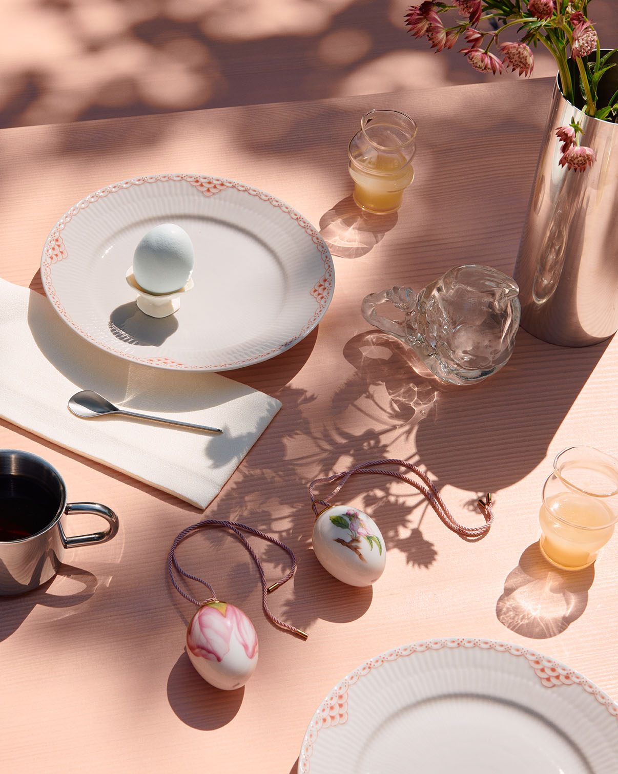 2024 Spring Collection Easter Egg Apple Blossom Buds 6Cm Apple Blossom Petals 6Cm Coral Lace Plate 22Cm 72Dpi (1)